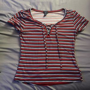 love this shirt! very comfy!